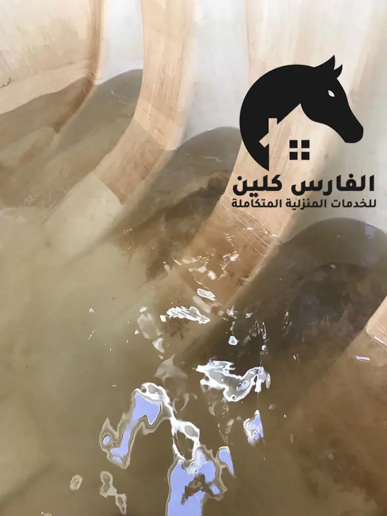 تنظيف وتعقيم خزانات المياه